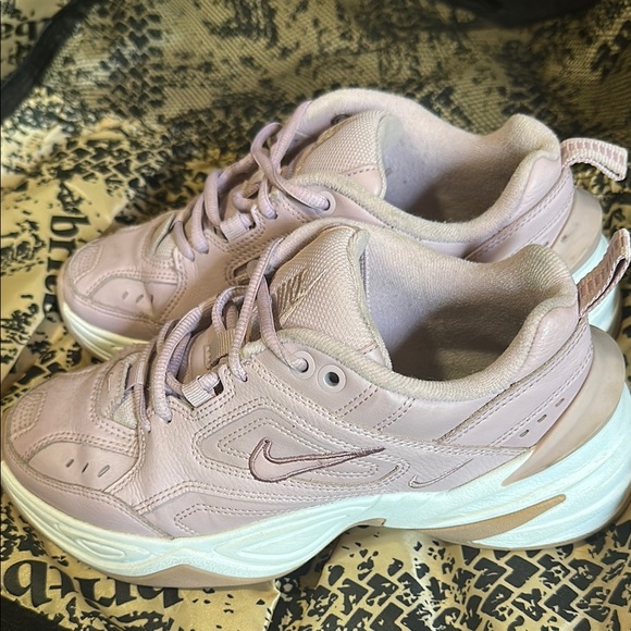Nike Women's Light Pink Sneakers - Picture 5 of 5